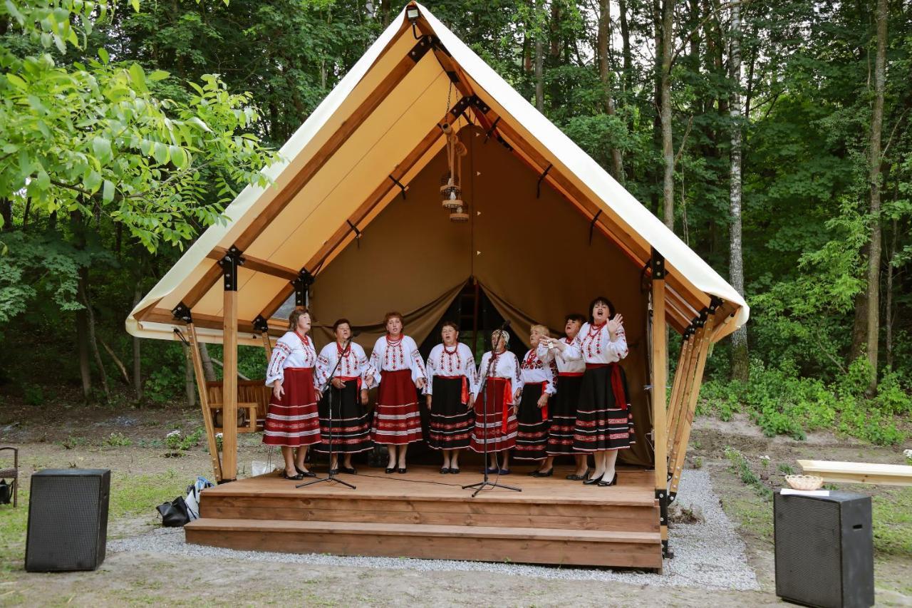 Глемпінг Шатро 豪华帐篷 *